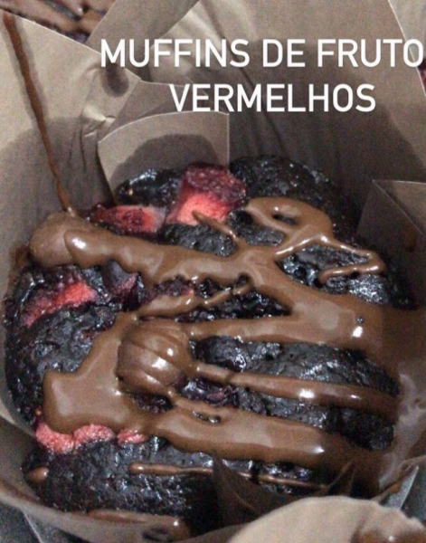 MUFINS COM FRUTOS VERMELHOS