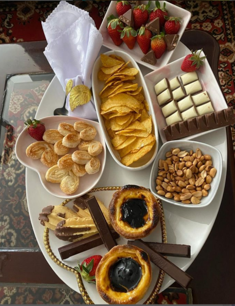 PEQUENO ALMOÇO SURPRESA