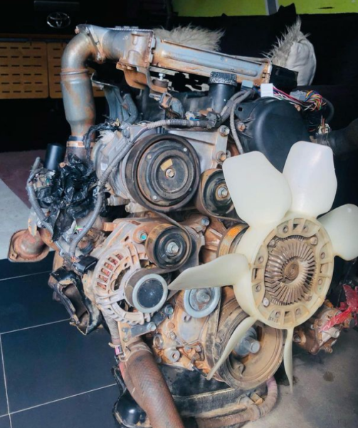 MOTOR 🛠️1KD disponível para intriga imediata.  ✅- 255.000MT; ✅- ⁠Motor semi novo; ✅- ⁠Baixa rodagem; ✅- ⁠Garantia de 3 meses de rodagem