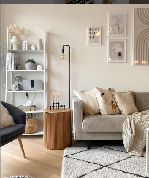 Madalena XXL ? Com 1.80 cm de altura, 70 cm de largura, madeira Pinho