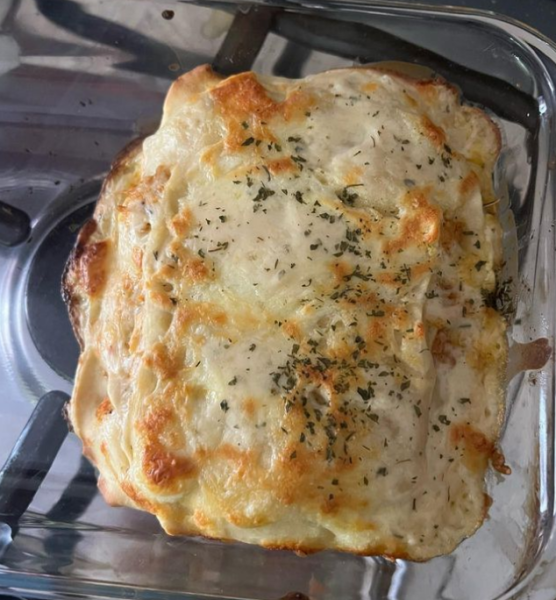 MELHOR LASANHA temos de frango e de carne moida por apenas-300mt de frango e 350 mt de carne esse