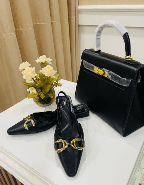 Carteira e sandália