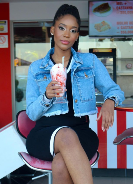 Vestido de Malha: 5400.00 Mzn