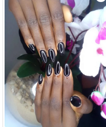 SERVIÇOS DE MANICURE E PEDICURE