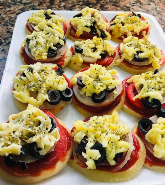 MINI PIZZAS