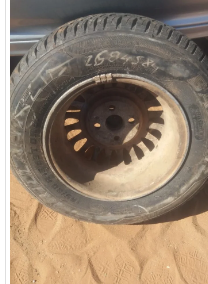 4 Pneus semi novos com jantes 8500,00 MTn