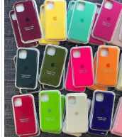 Capas de iPhone e Samsung 300,00 MTn Entrega a pronto pagamento