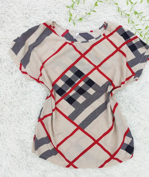 BLUSA Tamanho M Preço: 150,00mts