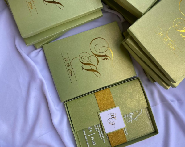 Convites de casamento.