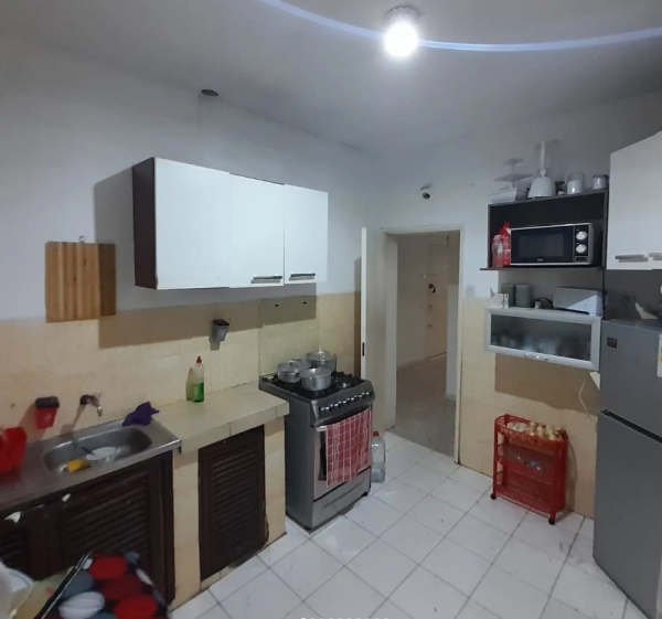 ARRENDA SE AP T3 BAIRRO DO ALTO MAE AVENIDA MAHOMED SIADE BARE PRÓXIMO AO FASHION WORLD RES DO CHAO COZINHA COM ARMARIOS,