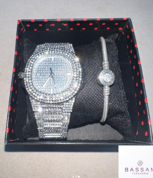 Conjunto: Relógio + Pandora.