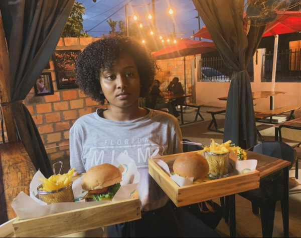 SERVIÇOS DE ALIMENTAÇÃO