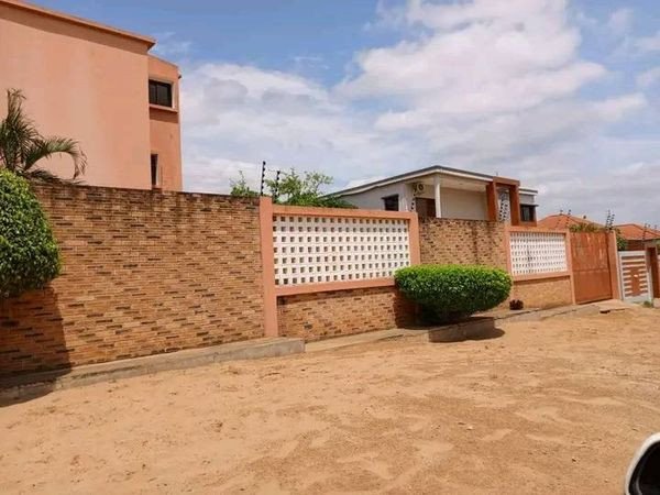 Oferta: 350 mil  Trespasse de Terrenos
