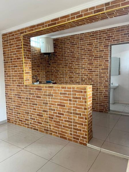 *Arrenda-se Dep .tipo-1 no Bairro de Laulane, à 5min da Av. Julius Nyerere xicanhanine.* Tecto falso; 1- quarto climatizado; Cozinha open space;