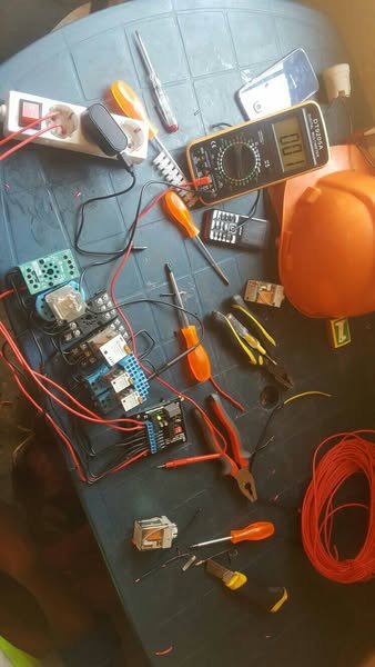 A ELECTRO M.I.E, é uma empresa/marca jovem, dedicada na Manutenção e Instalações Eléctricas & Frio.