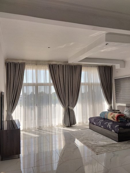 Costura e Montagem de cortinas Fornecimento de persianas
