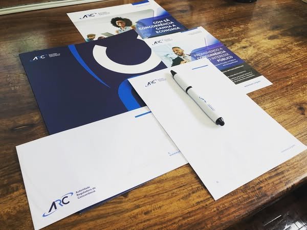 Envelopes, Pasta A4, Cartões de Visita, Bloco de Notas A5, Caneta e Flyers