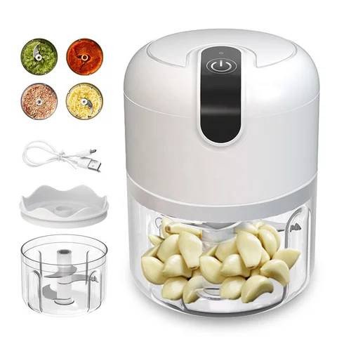 Moedor de Alho de 250ml! 💎 Branco e com um design moderno, ele facilita sua vida na cozinha. Mais praticidade e eficiência no seu dia a dia