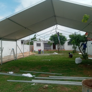 Tendas palcos estrados pistas gazebos WC 's e alcatifas