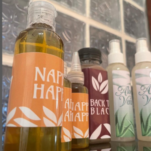 1. Óleo para crescimento capilar: 100mL - 1000Mt 50mL - 700Mt  2. Aloe Vera - 500Mt 3. Shampoo de African Black Soap - 450Mt