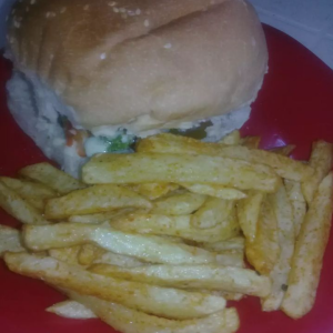 SERVIÇOS DE ALIMENTAÇÃO _ Fast Burguer Leva e come O melhor da zona!