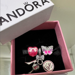 Pandora com os nossos sets de pingentes  🏷️ 1300 - 2800MT ☎️877373449