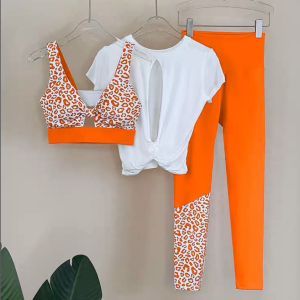 Por encomenda Macacão Tamanho: S/M/L Preço:3000mzn Período: 15 dias