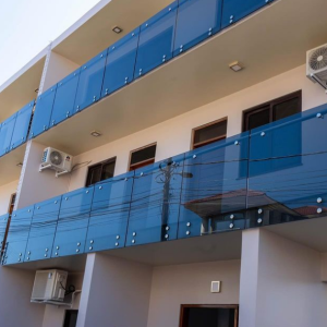 ARRENDAMOS MORADIA T5 no Bairro TRIUNFO  ▪︎ 2 Salas ▪︎ 5 Quartos, 3 Suites ▪︎ Cozinha americana