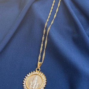 Designação: F1 Disponibilidade: por encomenda Preço: 2800 meticais Em caso de indisponibilidade