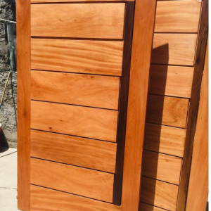 Trabalhamos com Madeira maciça temos Chanfuta