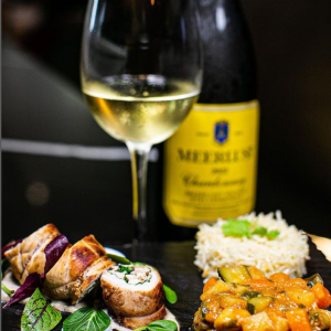 SERVIÇOS DE ALIMENTAÇÃO Frango recheado com ratatouille