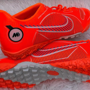 Chuteiras Marca: Nike Modelo: Mercurial Material: Microfibra