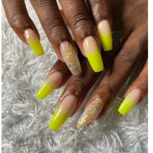 SERVIÇOS DE MANICURE E PEDICURE