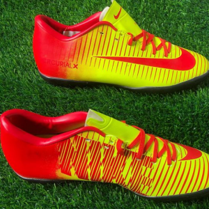 Chuteiras Nike mercurial X para futsal, relva sintética e areia.