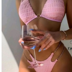 Biquíni disponível: 1.900Mt ● Tamanho: S • M PRONTO PARA ENTREGA