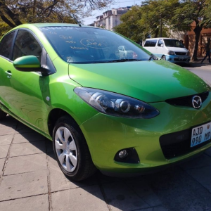 Mazda Demio 2010/ preço 265 mil