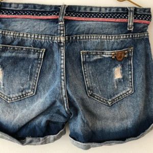 CALÇÕES Tamanho: 27 Preço: 350.00Mts