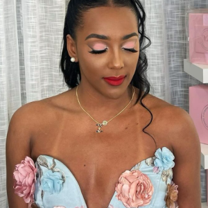 SERVIÇOS DE MAQUIAGEM