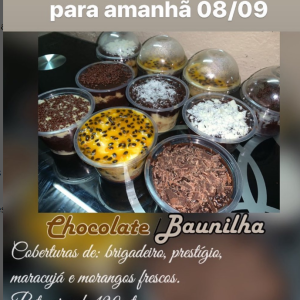 Bolos de Pote Com coberturta Chocolate e Baunilha