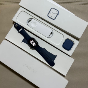 Apple Watch-Série 7 41mm🔋88% com caixa 📦 *18.000MT* NB:bem conservado e com o cabo.