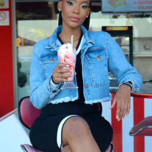 Vestido de Malha: 5400.00 Mzn