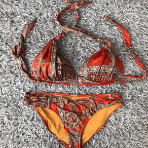 BIKINI amanho : L Preço : 550,00