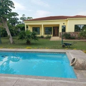 Arrenda-se e Vende-se Moradia Unifamiliar Tipo 3 na Matola Mussumbuluco, proximo a balança Renda: MZN 45.000,00 Venda: MZN 8.000.000,00
