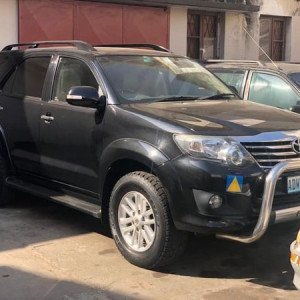 Toyota Fortuner 2014 Cor:Preta Transmissão: Automática Motor: 4.0 V6 Gasolina