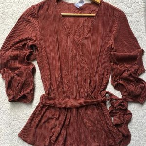 Blusas disponíveis 🛍🛒 Preço-250 Mts