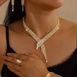 ELEGÂNCIA QUE NÃO PASSA DESPERCEBIDA! ✨